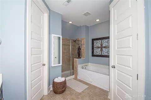 Bath - 475 Legendary Way, Dayton, OH 45458 photo 2 of 5