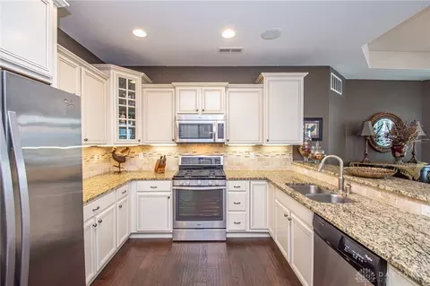 Kitchen - 475 Legendary Way, Dayton, OH 45458 photo 3 of 3