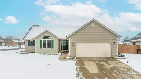 3270 Redbud Dr, Troy, OH 45373