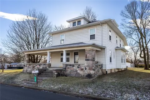 220 W Wenger Rd, Englewood, OH 45322