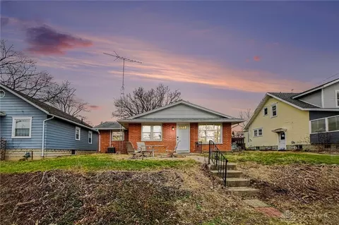 1102 Fountain Blvd, Piqua, OH 45356