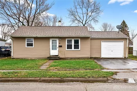 230 Pat Ln, Fairborn, OH 45324