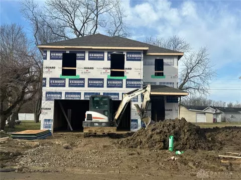 977 N South St, Wilmington, OH 45177