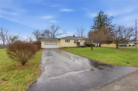 419 Candace Dr, Springfield, OH 45504