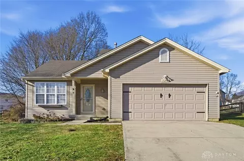 125 Hollytree Dr, Middletown, OH 45044
