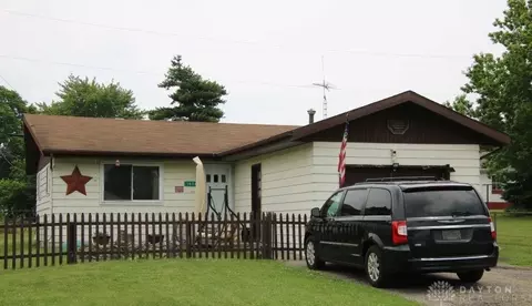 1858 Rice Blvd, Fairborn, OH 45324