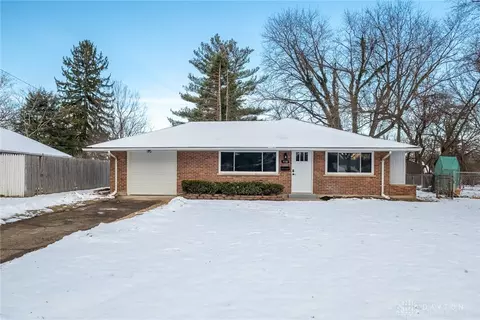 3781 Keswick Ln, Dayton, OH 45439