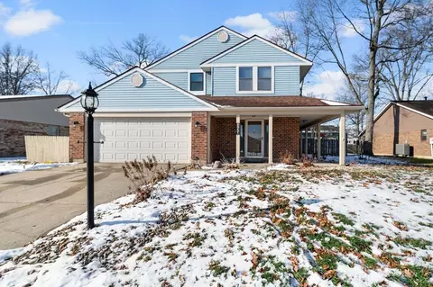 8951 Willowgate Ln, Dayton, OH 45424