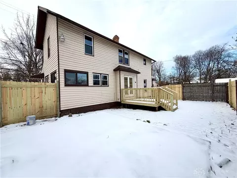 Exterior - 624 Elm St, Springfield, OH 45503 photo 3 of 4