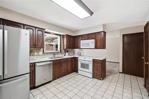 Kitchen - 4645 Ward Rd, Morrow, OH 45152 photo 1 of 6