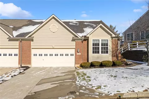 2560 Eagle View Dr, Dayton, OH 45431
