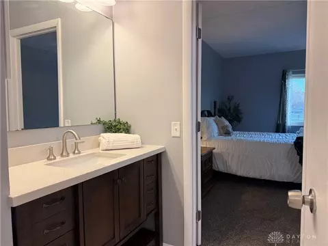 Bath - 1122 Eagle Feather Cir #C, West Carrollton, OH 45449 photo 1 of 3