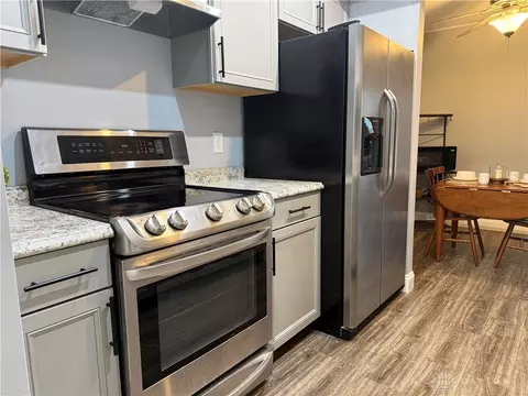 Kitchen - 1122 Eagle Feather Cir #C, West Carrollton, OH 45449 photo 2 of 3