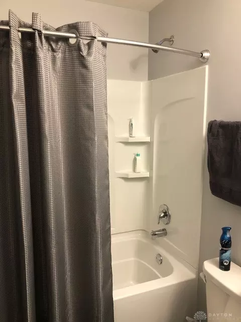 Bath - 3 Mill Run Pl, Springfield, OH 45502 photo 6 of 10