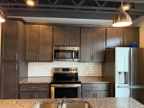 Kitchen - 3 Mill Run Pl, Springfield, OH 45502 photo 1 of 5