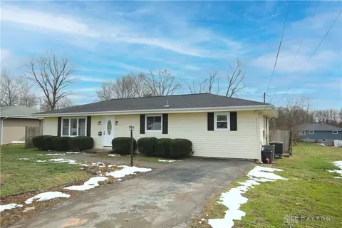 141 Central Ave, Blanchester, OH 45107 photo 3