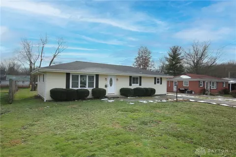 141 Central Ave, Blanchester, OH 45107 photo 2
