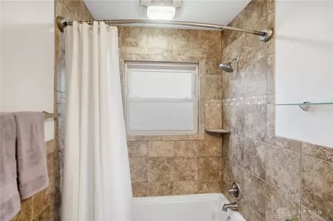Bath - 2855 Whitehorse Ave, Kettering, OH 45420 photo 2 of 3