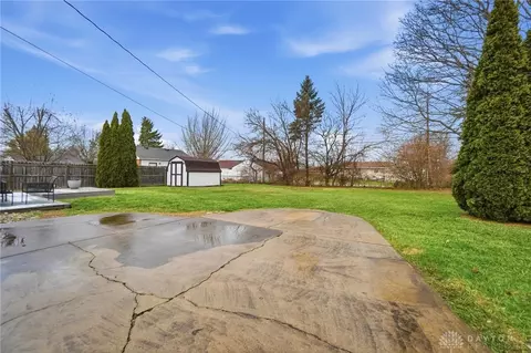 Exterior - 2855 Whitehorse Ave, Kettering, OH 45420 photo 6 of 9