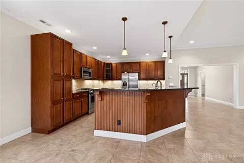 Kitchen - 35 Anchor Ln, Springboro, OH 45066 photo 2 of 7