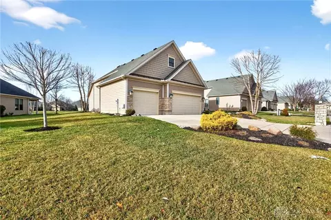 Exterior - 35 Anchor Ln, Springboro, OH 45066 photo 4 of 14