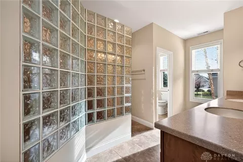 Bath - 35 Anchor Ln, Springboro, OH 45066 photo 1 of 5