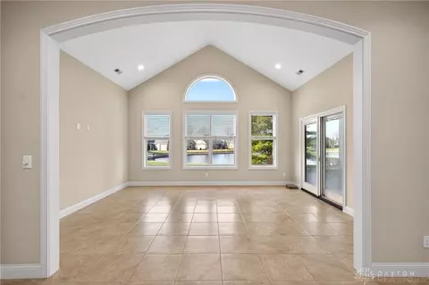Living - 35 Anchor Ln, Springboro, OH 45066 photo 6 of 7