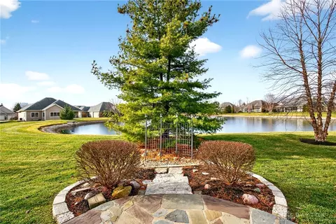 Exterior - 35 Anchor Ln, Springboro, OH 45066 photo 9 of 14