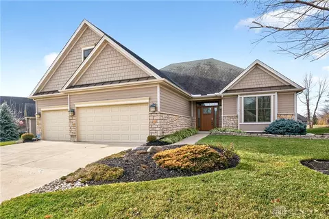 35 Anchor Ln, Springboro, OH 45066