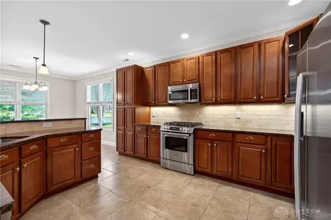 Kitchen - 35 Anchor Ln, Springboro, OH 45066 photo 5 of 7