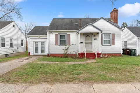 3648 W Siebenthaler Ave, Dayton, OH 45406