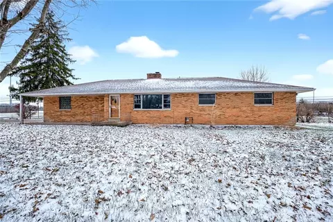 1140 Fudge Dr, Beavercreek, OH 45434
