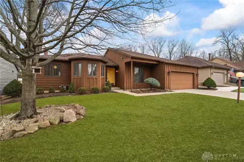 45 Colony Park Dr, Troy, OH 45373