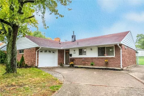 5600 Storck Dr, Huber Heights, OH 45424