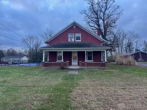 7990 Chambersburg Rd, Huber Heights, OH 45424