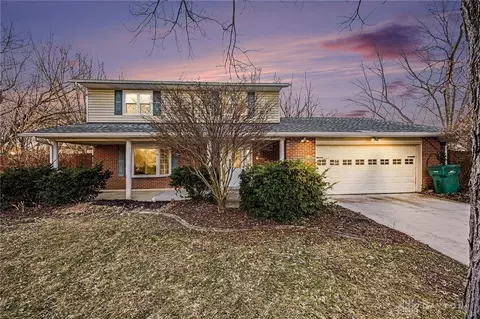 141 Saundra Ct, Dayton, OH 45430