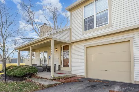 2059 Foxknoll Dr, Dayton, OH 45458