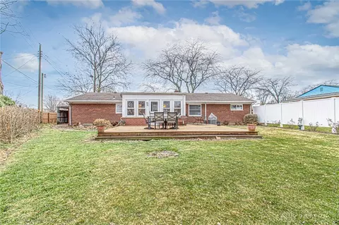 1105 Chateau Dr, Kettering, OH 45429 photo 29