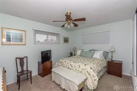 1105 Chateau Dr, Kettering, OH 45429 photo 23