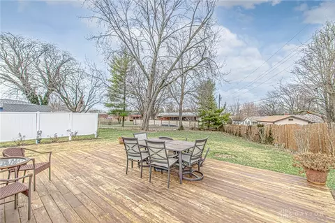 1105 Chateau Dr, Kettering, OH 45429 photo 26