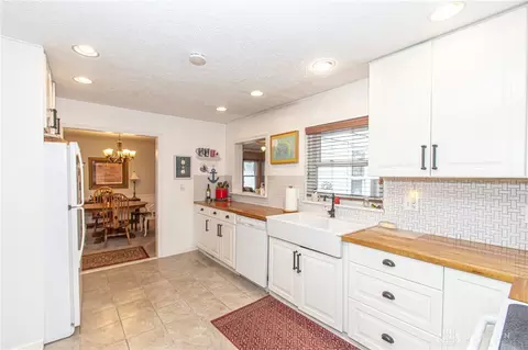 1105 Chateau Dr, Kettering, OH 45429 photo 13