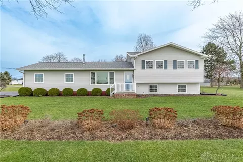 6970 Prairie Rd, Springfield, OH 45502
