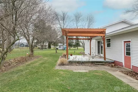 Exterior - 6970 Prairie Rd, Springfield, OH 45502 photo 3 of 12