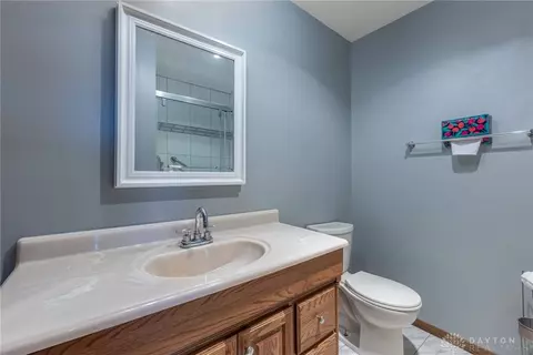 Bath - 6970 Prairie Rd, Springfield, OH 45502 photo 2 of 4