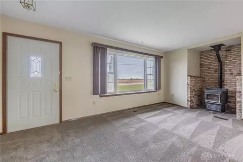 Living - 6970 Prairie Rd, Springfield, OH 45502 photo 1 of 3