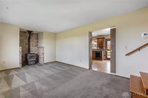 Living - 6970 Prairie Rd, Springfield, OH 45502 photo 2 of 3