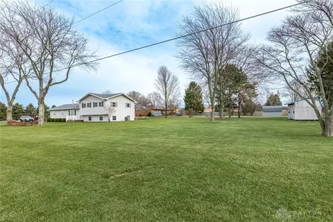 Exterior - 6970 Prairie Rd, Springfield, OH 45502 photo 9 of 12
