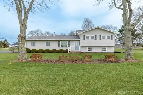 Exterior - 6970 Prairie Rd, Springfield, OH 45502 photo 11 of 12