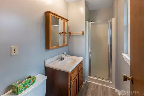 Bath - 6970 Prairie Rd, Springfield, OH 45502 photo 1 of 4