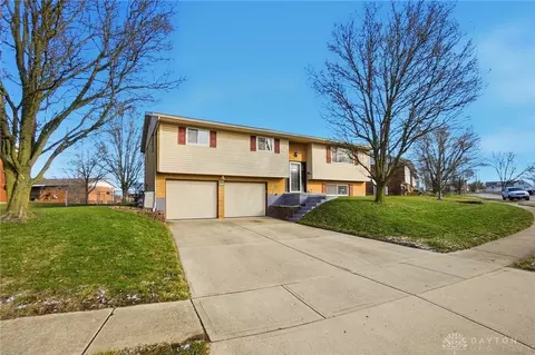 1301 Nettie Dr, Miamisburg, OH 45342